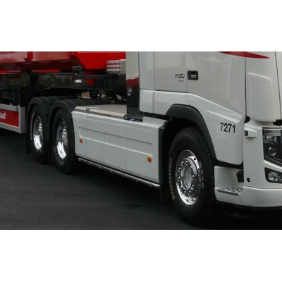 RAMPE DE SPOILER SOUS CARENAGE VOLVO FH APRES 2002